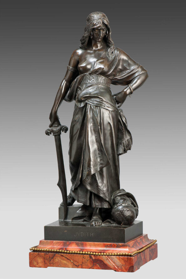 Scultura in bronzo raffigurante Giuditta